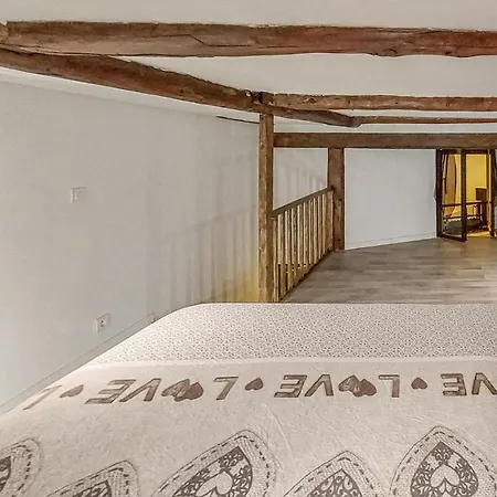 Appartement Lovely In Saint-bonnet-le-chatea *