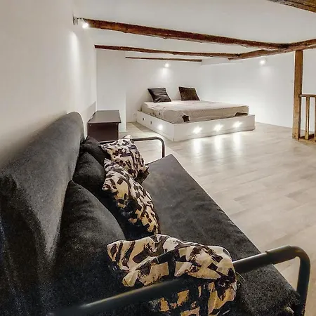 Lovely In Saint-bonnet-le-chatea Appartement